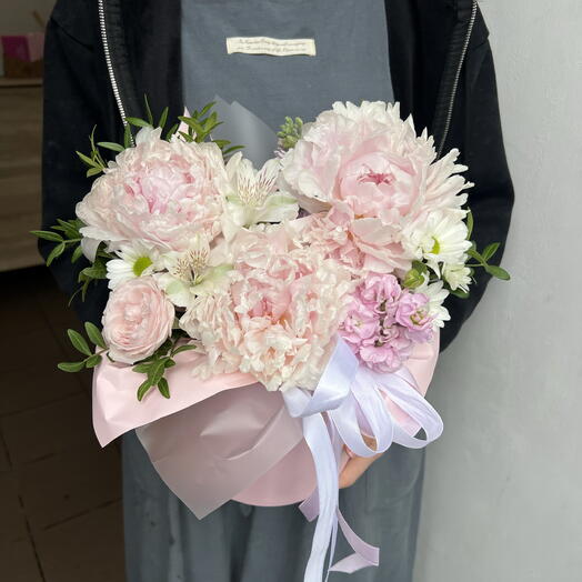 Композиция из пионов