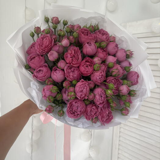 Пионовидный кустовые розы 9 веток в дизайнерской упаковке 💖