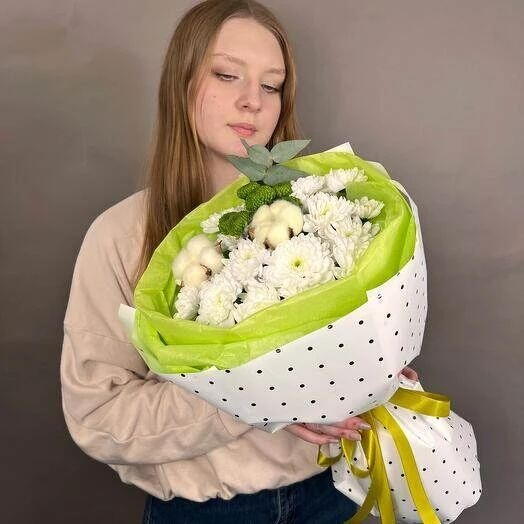 Букет с кустовыми хризантемами