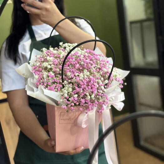 Композиция с бело-Розовыми гипсофилами