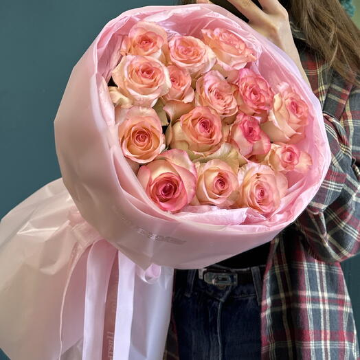 Букет розовых роз 🌸