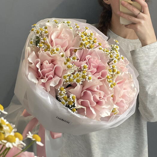 Букет с французскими розами и ромашками🤍