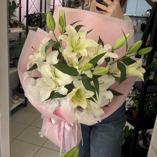 Монобукет с Лилей