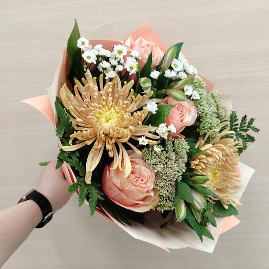 Букет розой и хризантемой одноголовой 💛
