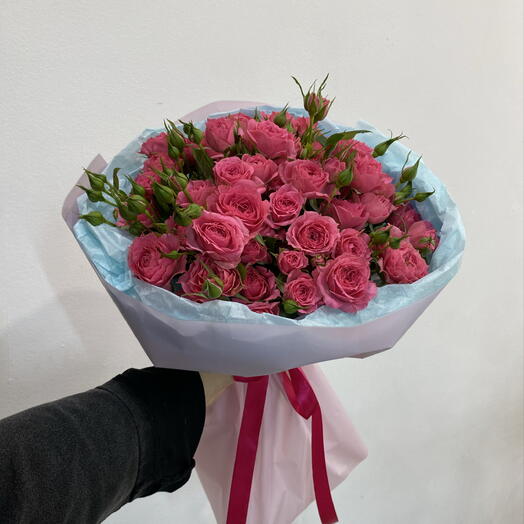 Букет из 13 кустовых роз