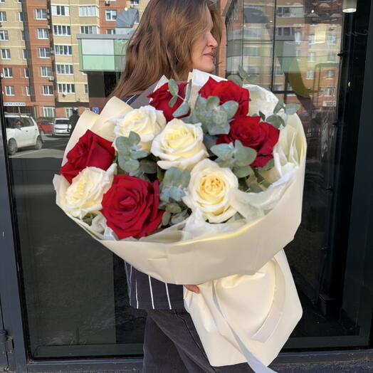 Авторский букет из микса роз