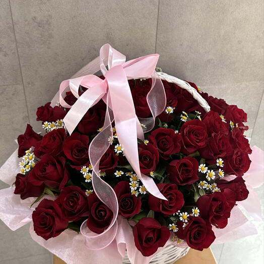 Корзина из 51 розы