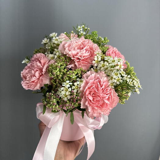 Нежно-розовая коробочка с цветами 🎀