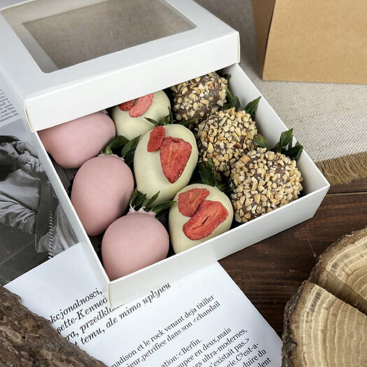 Клубника в шоколаде «Cupcake» 9-16шт
