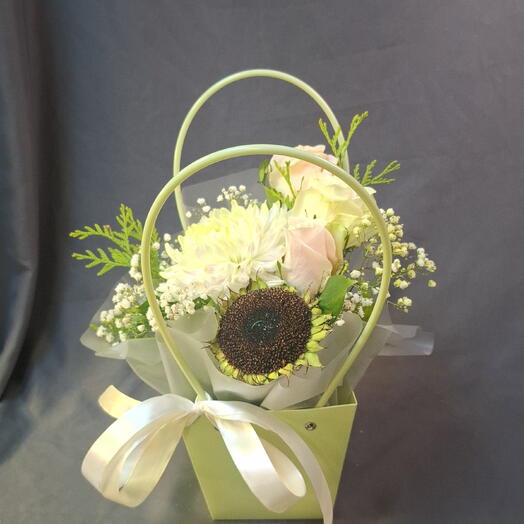 Сумочка белых цветов 💐