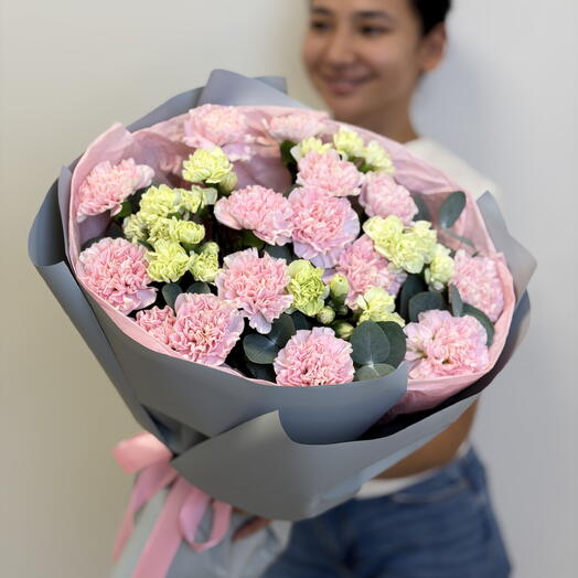 «Букет-вдохновение:стойкие диантусы и стильный фоамиран»🌸