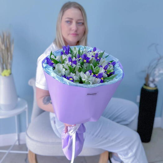 Букет из ирисов и альстромерий с фисташкой «Сиреневый сад» 💜 39555
