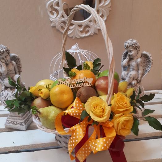 Fruit basket and roses