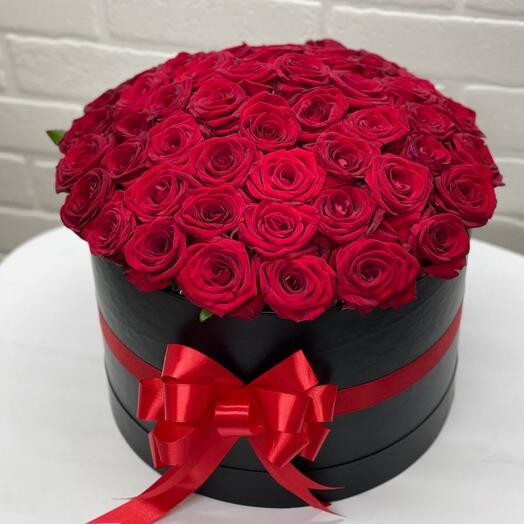 51 red rose in a hatbox