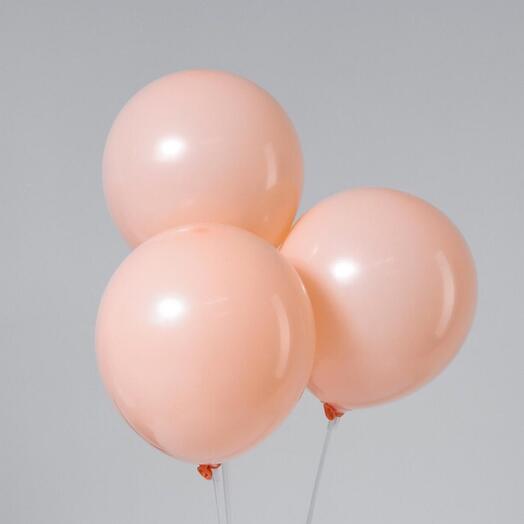 Три шара с гелием