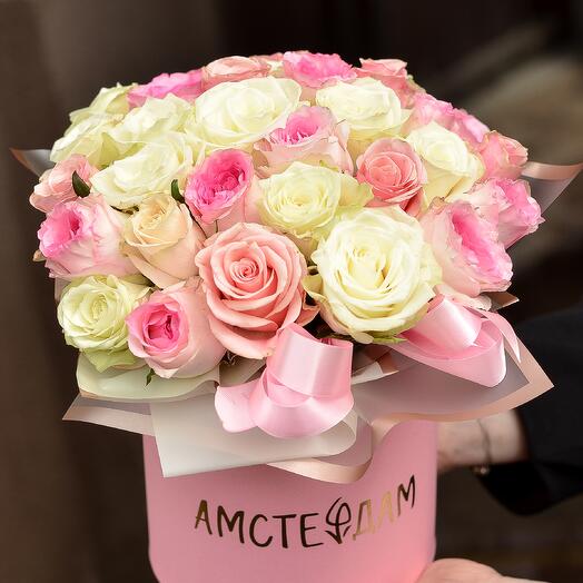 Hatbox with roses