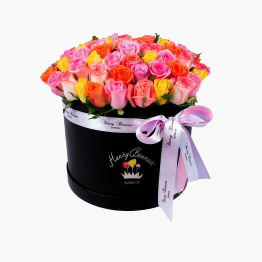 Букет из микс роз в черной коробке XL