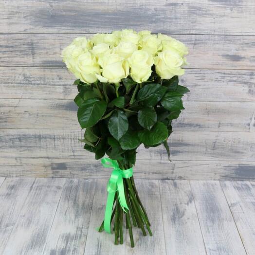 15 white roses 70cm