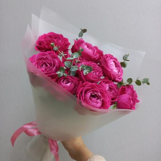 Ramo de rosas pionavidnyh