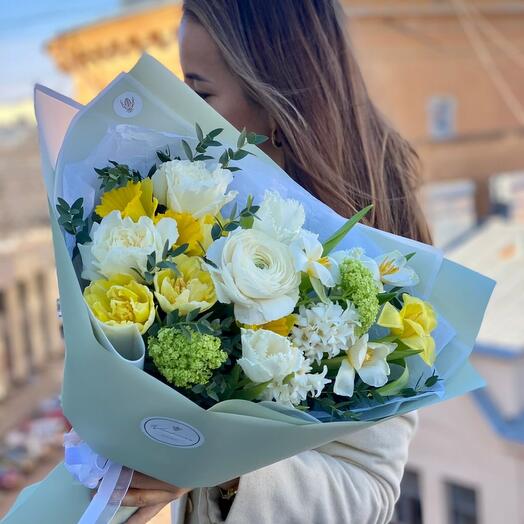 Авторский весенний букет