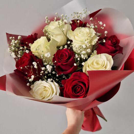 Ramo de 11 rosas con gypsophila