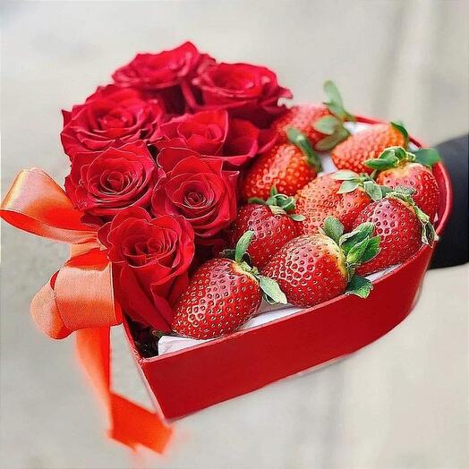 Сердце с клубникой размер М