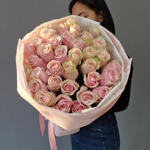 Bouquet of delicate roses