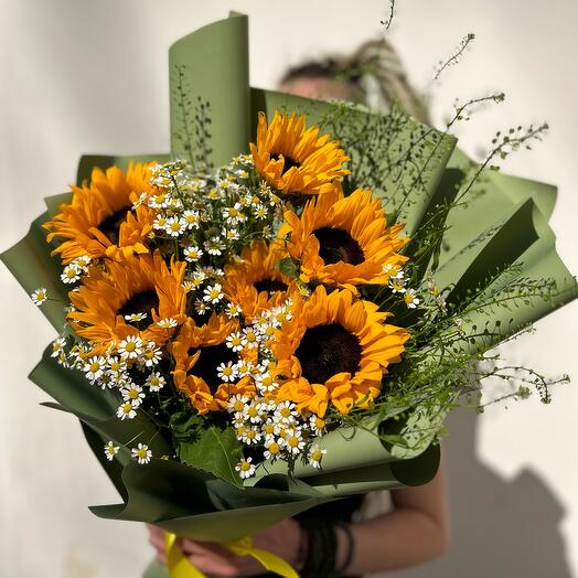 Bouquet with sunflowers