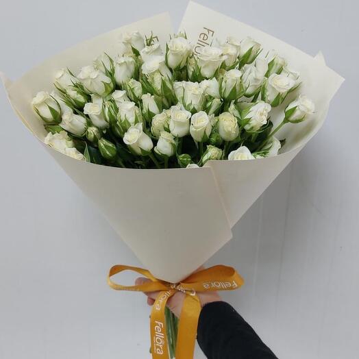 21 white Spray Roses Bouquets