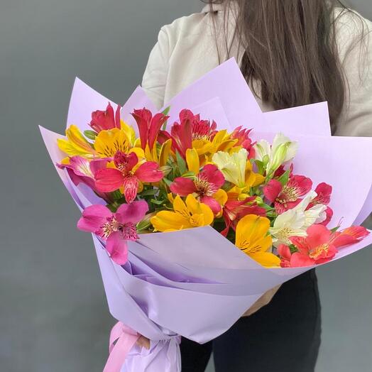 Букет из свежей Альстромерии