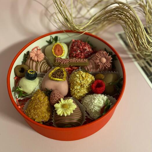 Chocolate covered strawberries congratulations / congratulations