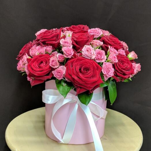 Box "Charm" of bush roses