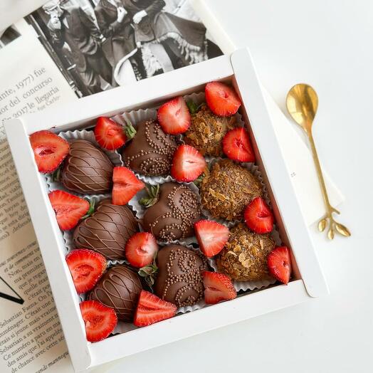 Клубничный бокс «Шедевр» S