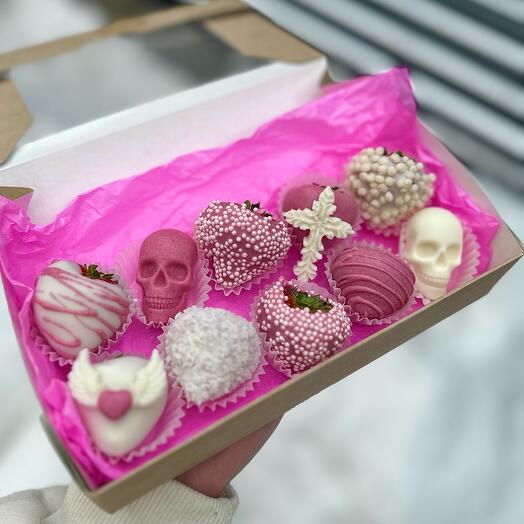 Клубника в шоколаде «Pink skull»