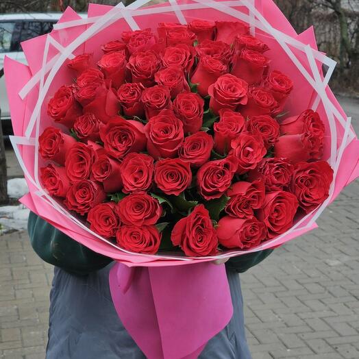 51 rosas rojas en decoración
