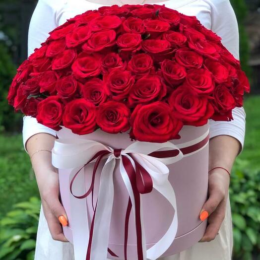 101 red roses in a hat box