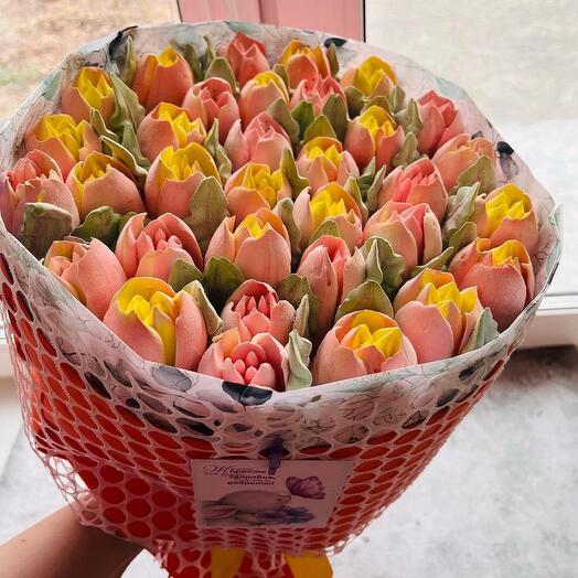 Букет из зефирных тюльпанов 30см