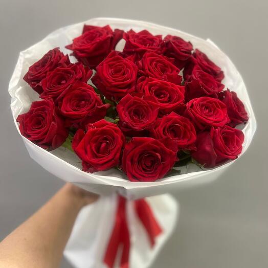 Букет красных роз 21