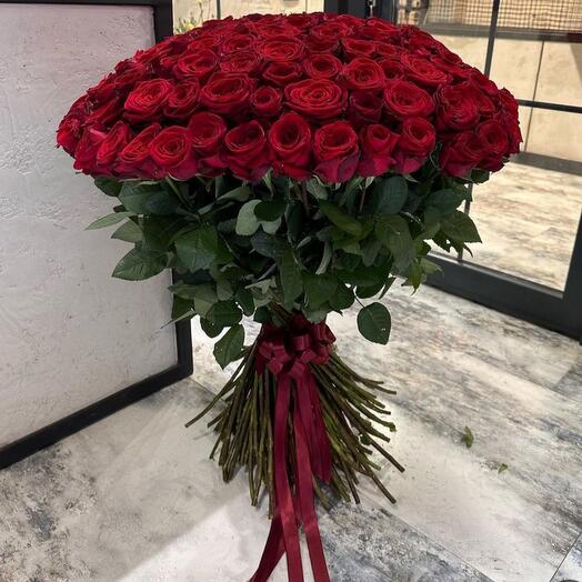 Алых роз 🌹