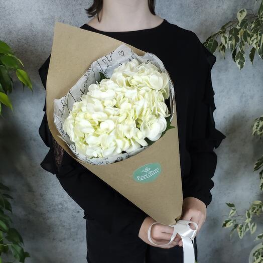 1 white hydrangea in a craft design
