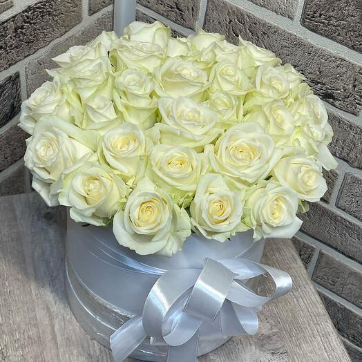 White roses in a box (31)