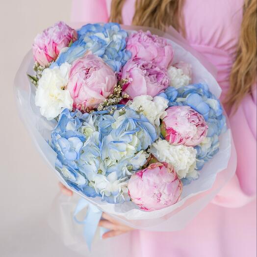 Букет из гортензии и пионов 🩵🌸