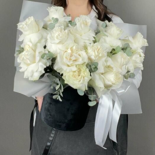 15 кружевных роз в бархатной коробке🤍