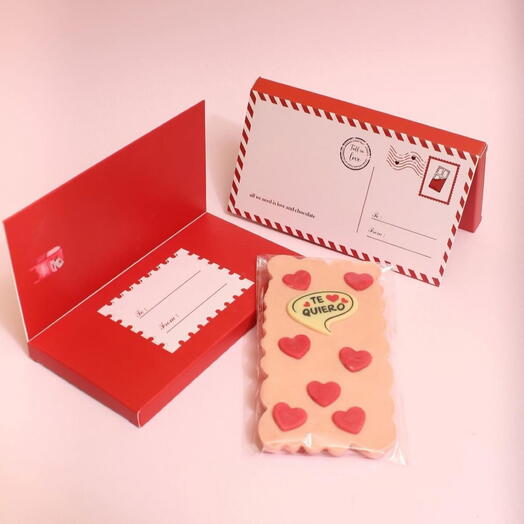 Especial caja de chocolate blanco con color rosa y corazones