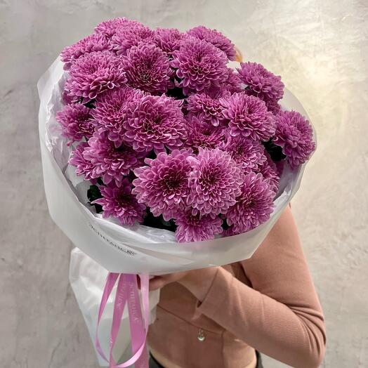 Стойкий букет из сортовых хризантем