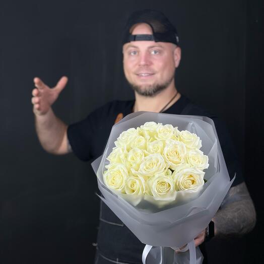 Букет из 15 белых роз