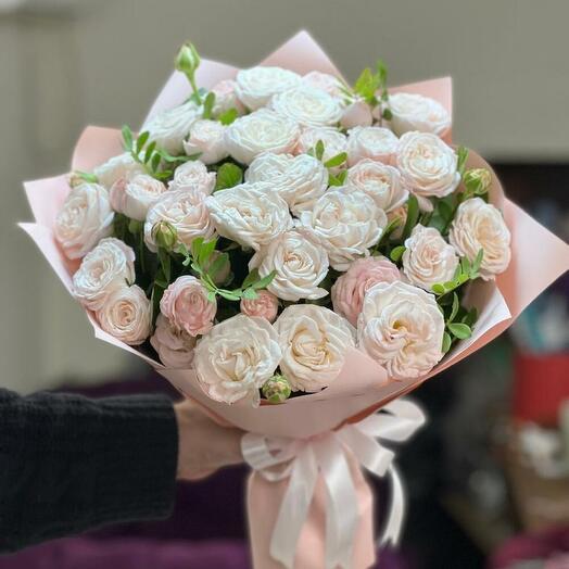 БУКЕТ ИЗ КУСТОВЫХ РОЗ