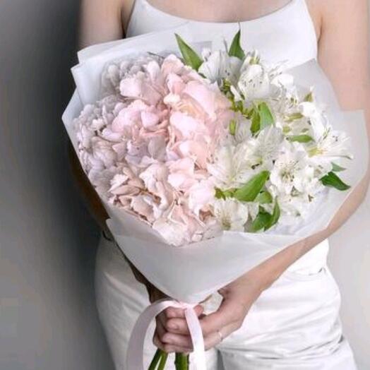 Hydrangea, alstroemeria