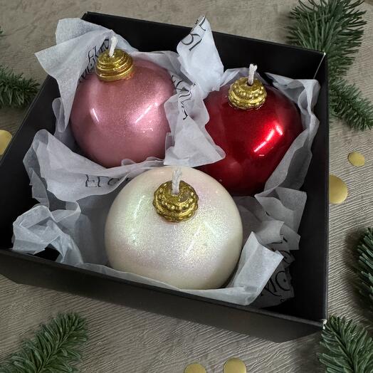 Набор новогодних свечей-шаров FM641