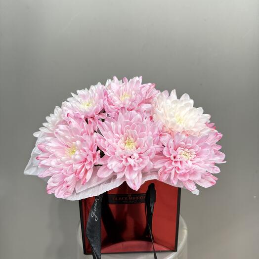 Хризантемы в зеркальной сумочке